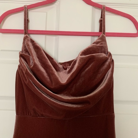 REVELRY SKYE VELVET DRESS - Picture 5 of 7